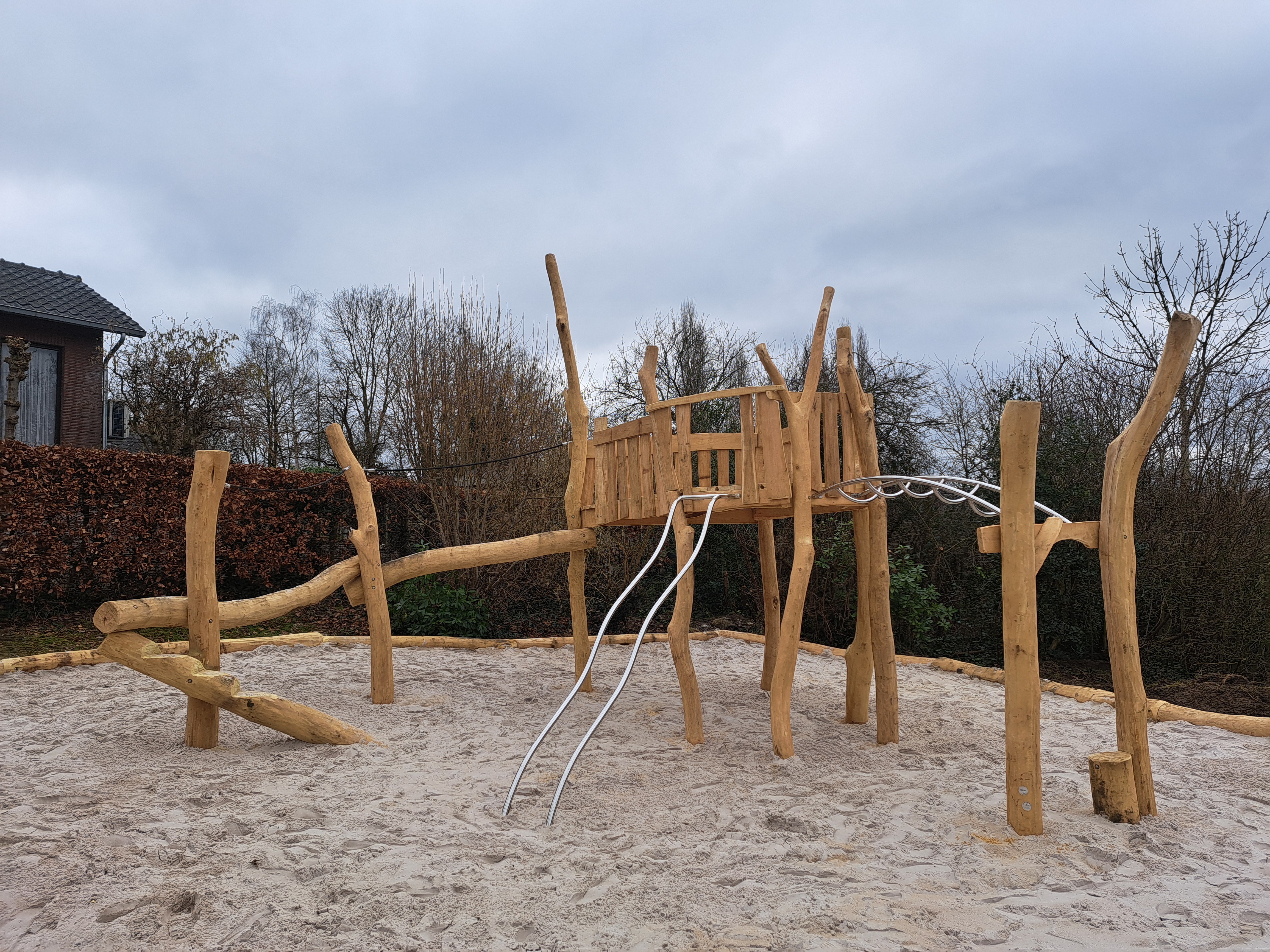 de wandelende tak park speeltuigen